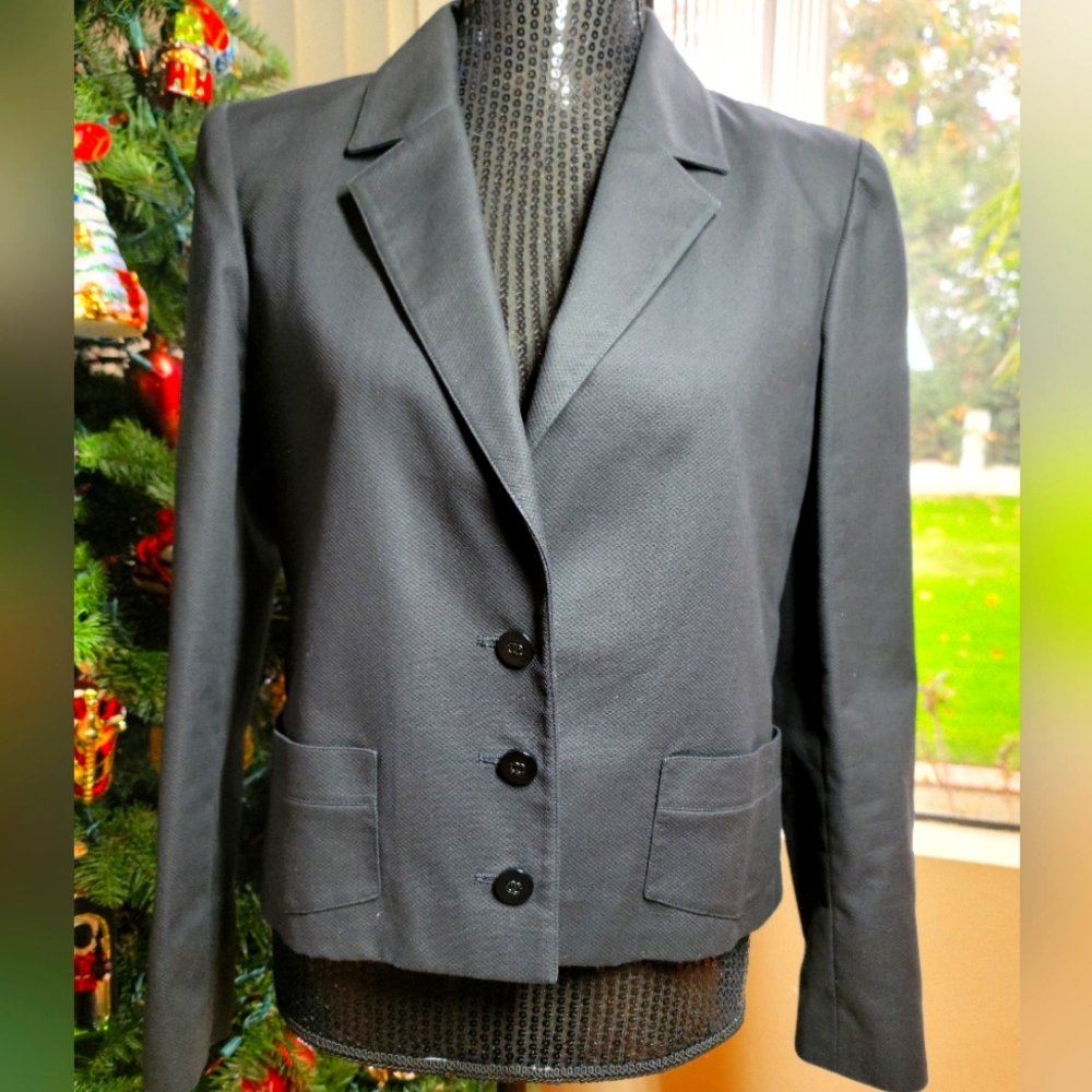 Chanel vintage crop black jacket size 40